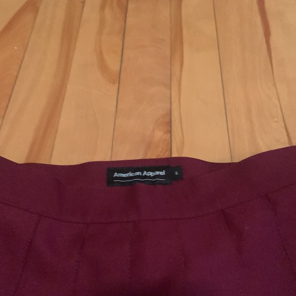 American Apparel Pleated Skirt - Picture 2 of 2